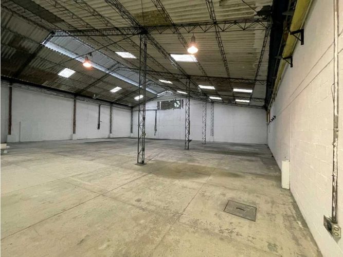 Bodega en arriendo en La Inmaculada, La Estrella, 850 m² · foto 6 de 16