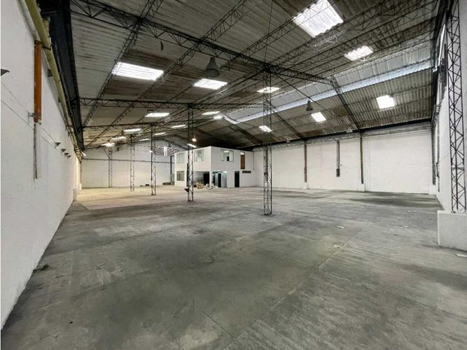 Bodega en arriendo en La Inmaculada, La Estrella, 850 m² · foto 7 de 16