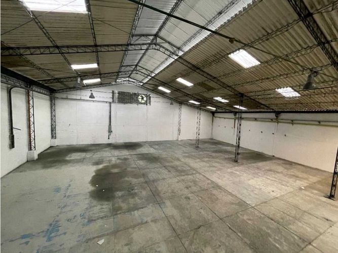 Bodega en arriendo en La Inmaculada, La Estrella, 850 m² · foto 8 de 16