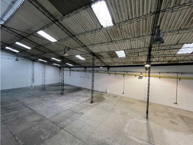 Bodega en arriendo en La Inmaculada, La Estrella, 850 m² · foto 9 de 16