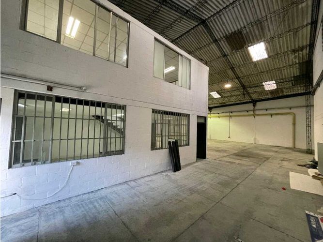 Bodega en arriendo en La Inmaculada, La Estrella, 850 m² · foto 11 de 16