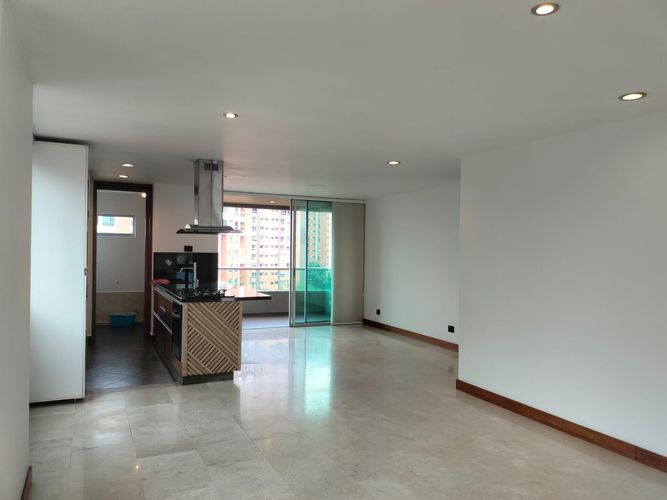 Apartamento de 2 alcobas en arriendo en El Poblado, Medellín, 95 m² · foto 9 de 15