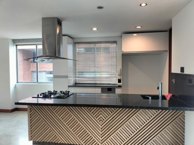 Apartamento de 2 alcobas en arriendo en El Poblado, Medellín, 95 m² · foto 6 de 15