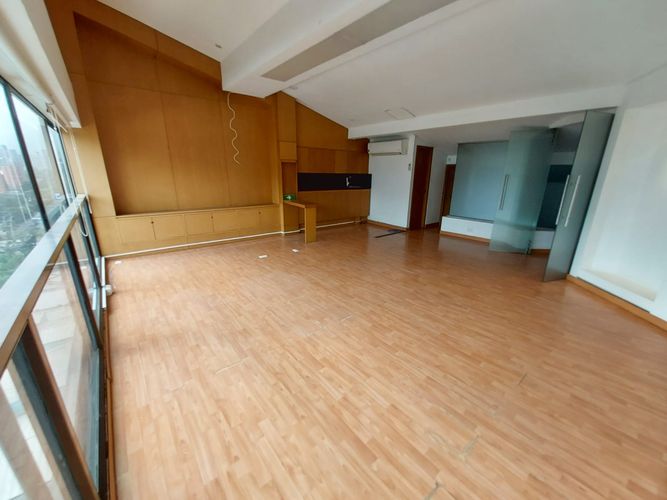 Oficina en arriendo en El Poblado, Medellín, 91 m² · foto 5 de 19