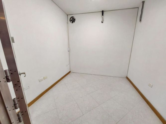 Oficina en arriendo en El Poblado, Medellín, 91 m² · foto 18 de 19