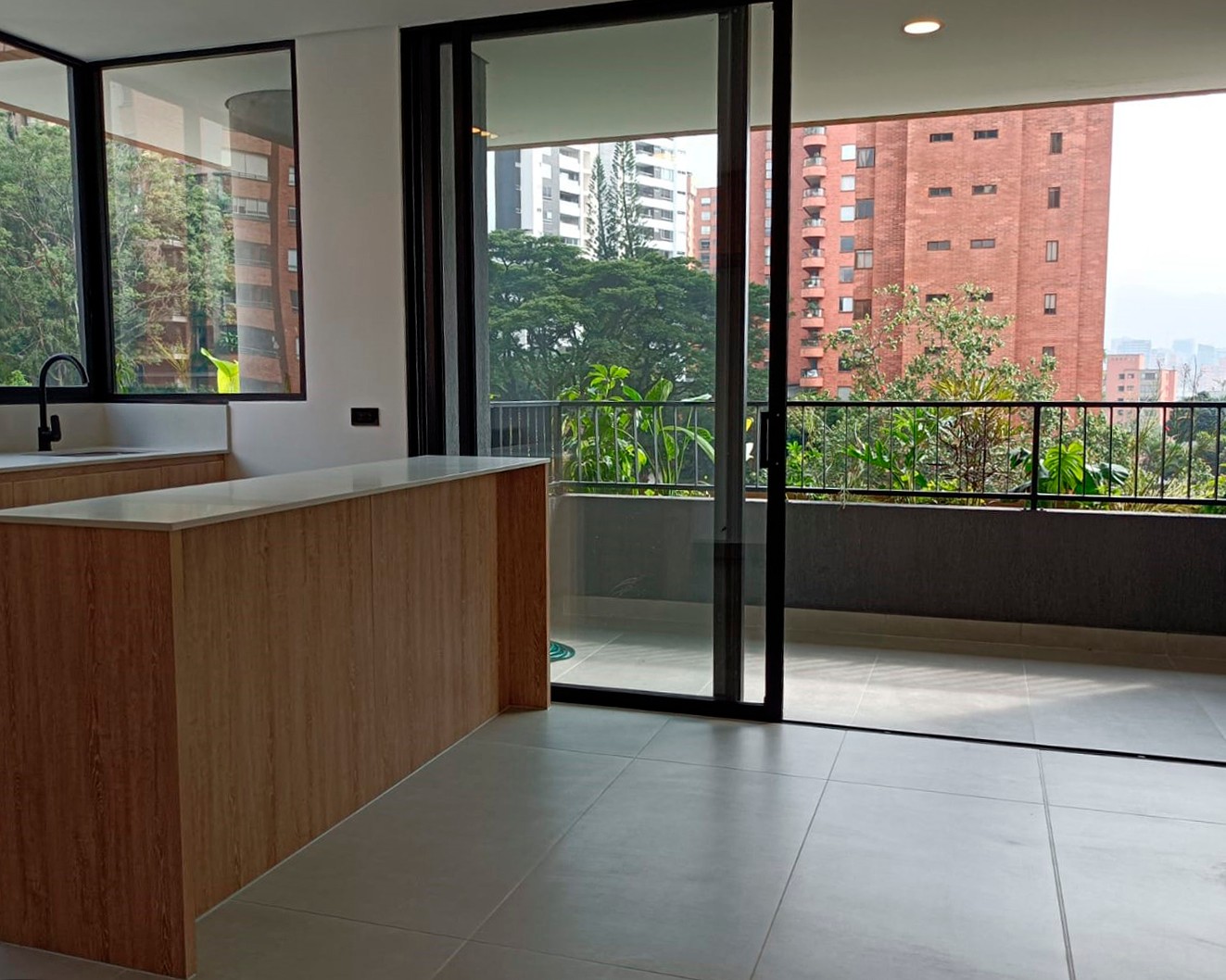Apartamento en arriendo en El Poblado, Medellín · foto 3 de 12