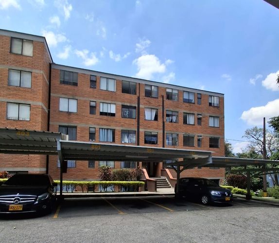 Apartamento de 3 alcobas en arriendo en Loma Del Indio, Medellín, 80 m² · foto 2 de 20