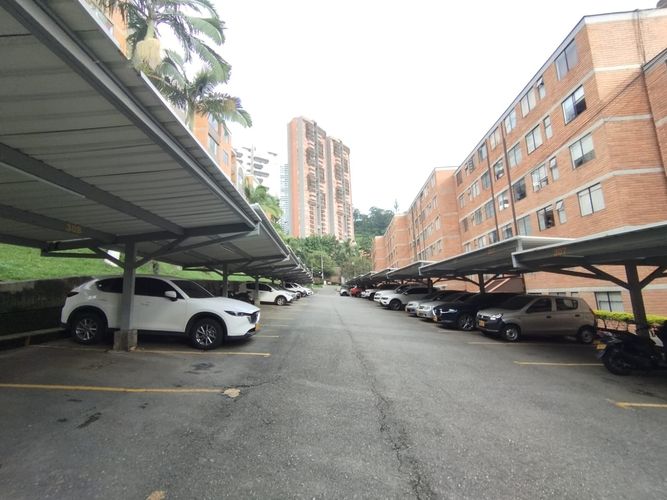 Apartamento de 3 alcobas en arriendo en Loma Del Indio, Medellín, 80 m² · foto 19 de 20