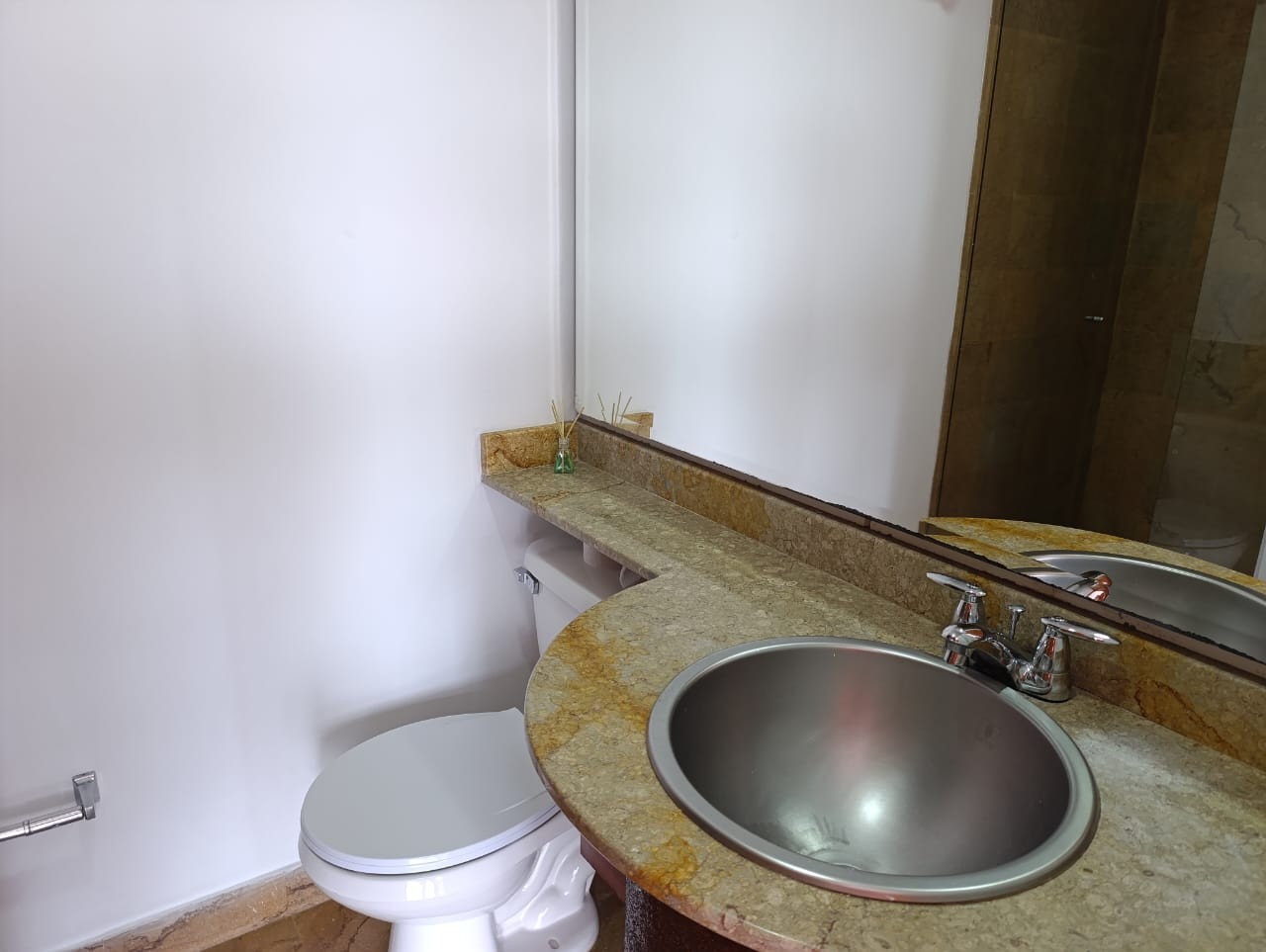 Apartamento en arriendo en El Poblado, Medellín · foto 16 de 16