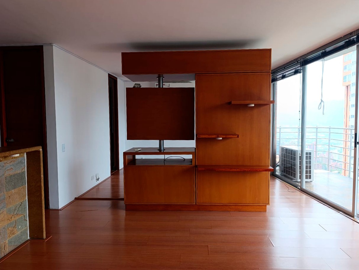 Apartamento en arriendo en El Poblado, Medellín · foto 5 de 16
