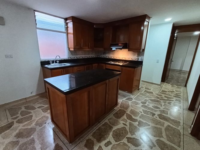 Apartamento de 3 alcobas en arriendo en La Castellana, Medellín, 113 m² · foto 2 de 20