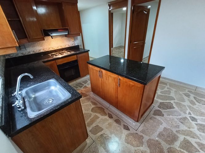 Apartamento de 3 alcobas en arriendo en La Castellana, Medellín, 113 m² · foto 3 de 20