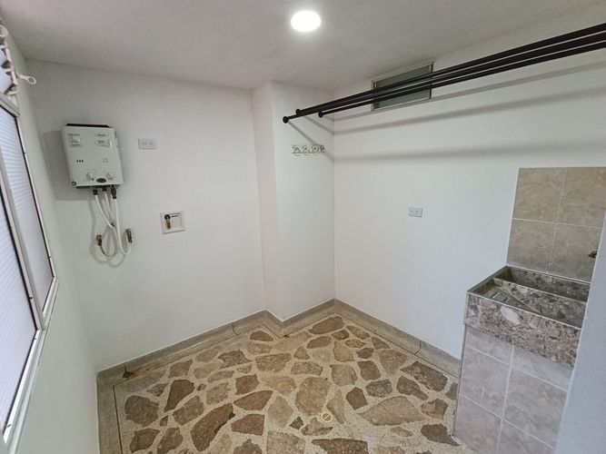 Apartamento de 3 alcobas en arriendo en La Castellana, Medellín, 113 m² · foto 14 de 20