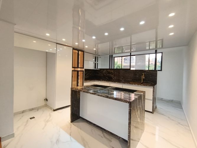 Apartamento de 2 alcobas en arriendo en El Poblado, Medellín, 102 m² · foto 2 de 20