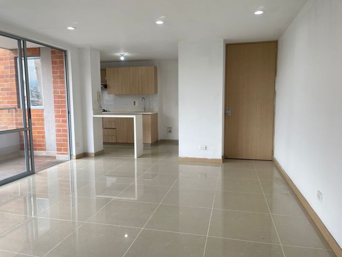Apartamento de 3 alcobas en arriendo en Monteazul, Sabaneta, 80 m² · foto 2 de 19