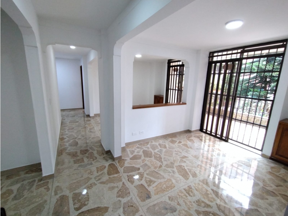 Apartamento en venta en Laureles, Medellín 2