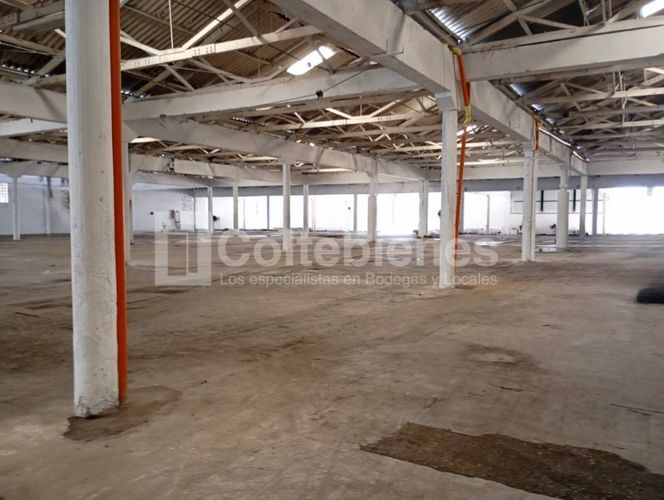Bodega en arriendo en Suramérica, Itagüí · foto 2 de 8