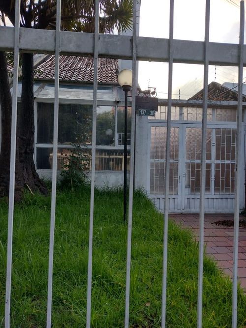 Casa en venta en Los Cedros, Bogotá, 810 m² · foto 12 de 13