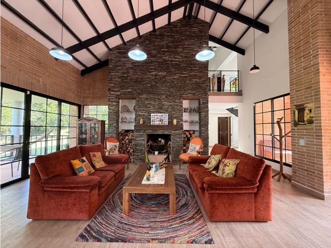 Casa de 4 alcobas en venta en Quirama, El Carmen de Viboral, 375 m² · foto 2 de 21