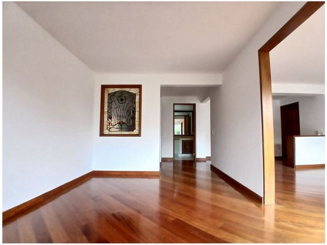 Apartamento de 2 alcobas en venta en Bella Suiza, Bogotá, 151 m² · foto 3 de 17