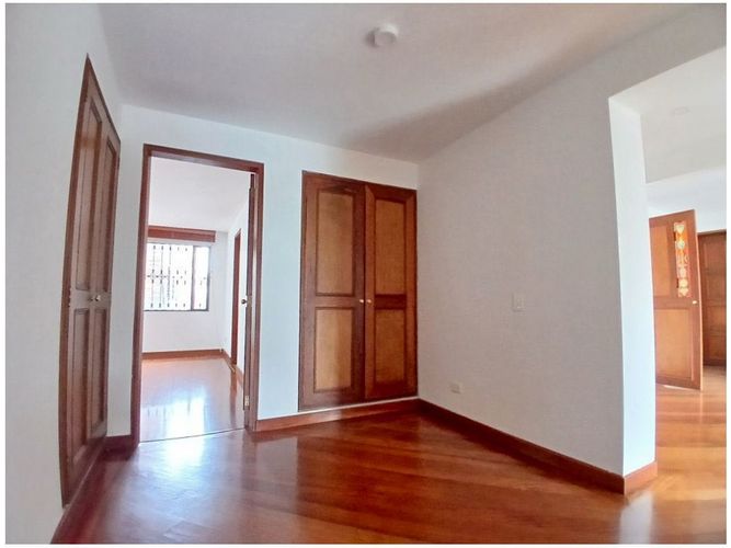 Apartamento de 2 alcobas en venta en Bella Suiza, Bogotá, 151 m² · foto 7 de 17