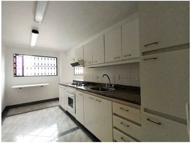 Apartamento de 2 alcobas en venta en Bella Suiza, Bogotá, 151 m² · foto 8 de 17