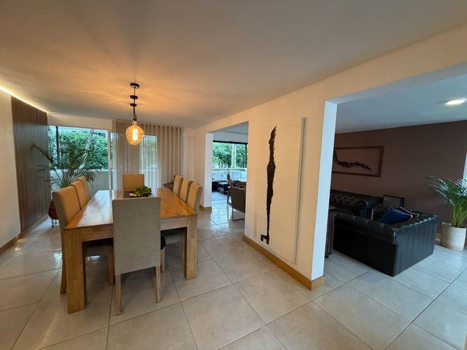 Apartamento de 4 alcobas en venta en El Poblado, Medellín, 263 m² · foto 3 de 24
