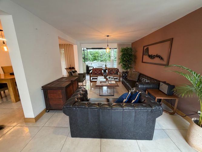 Apartamento de 4 alcobas en venta en El Poblado, Medellín, 263 m² · foto 11 de 24