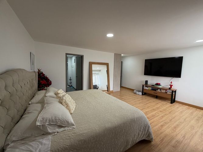 Apartamento de 4 alcobas en venta en El Poblado, Medellín, 263 m² · foto 21 de 24