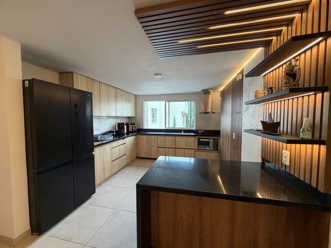 Apartamento de 4 alcobas en venta en El Poblado, Medellín, 263 m² · foto 15 de 24