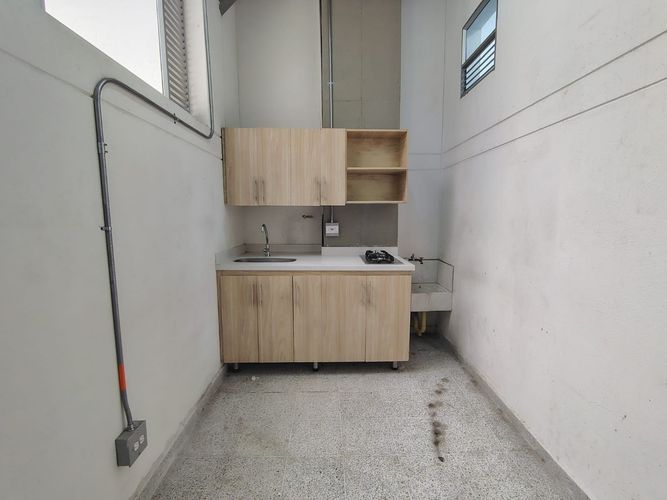 Oficina en arriendo en San Bernardo, Medellín, 180 m² · foto 4 de 10