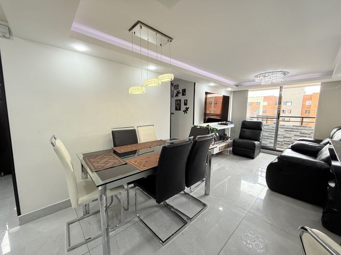 Apartamento de 3 alcobas en venta en El Sosiego, Madrid, 63 m² · foto 2 de 20