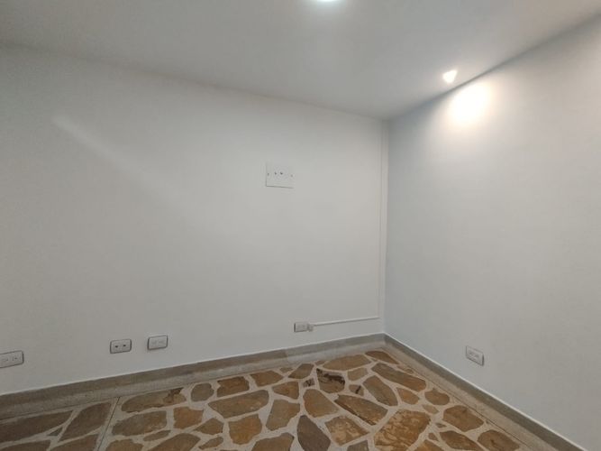 Oficina en arriendo en Zona Centro, Envigado, 24 m² · foto 2 de 8