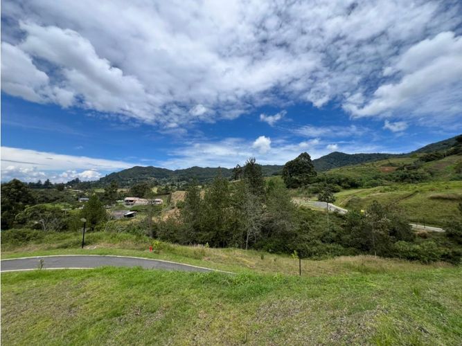Lote en venta en San Miguel, La Ceja, 3183 m² · foto 6 de 8