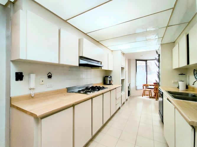 Apartamento de 3 alcobas en venta en Bosque Medina, Bogotá, 220 m² · foto 3 de 13