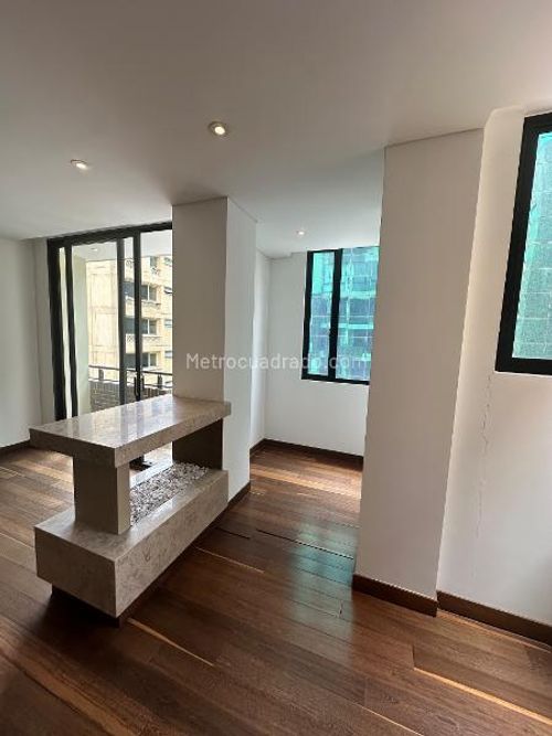 Apartamento de 2 alcobas en venta en Chicó Reservado, Bogotá, 153 m² · foto 3 de 12