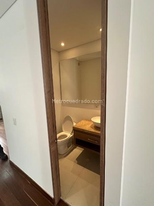 Apartamento de 2 alcobas en venta en Chicó Reservado, Bogotá, 153 m² · foto 9 de 12