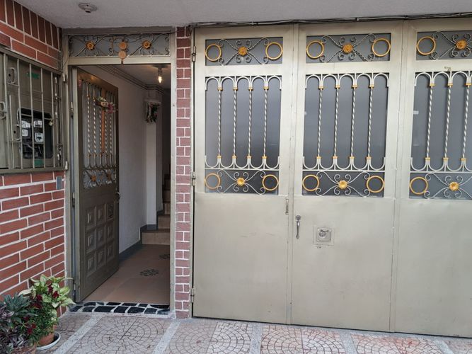 Apartamento de 4 alcobas en venta en Villa Luz, Bogotá, 71 m² · foto 2 de 11