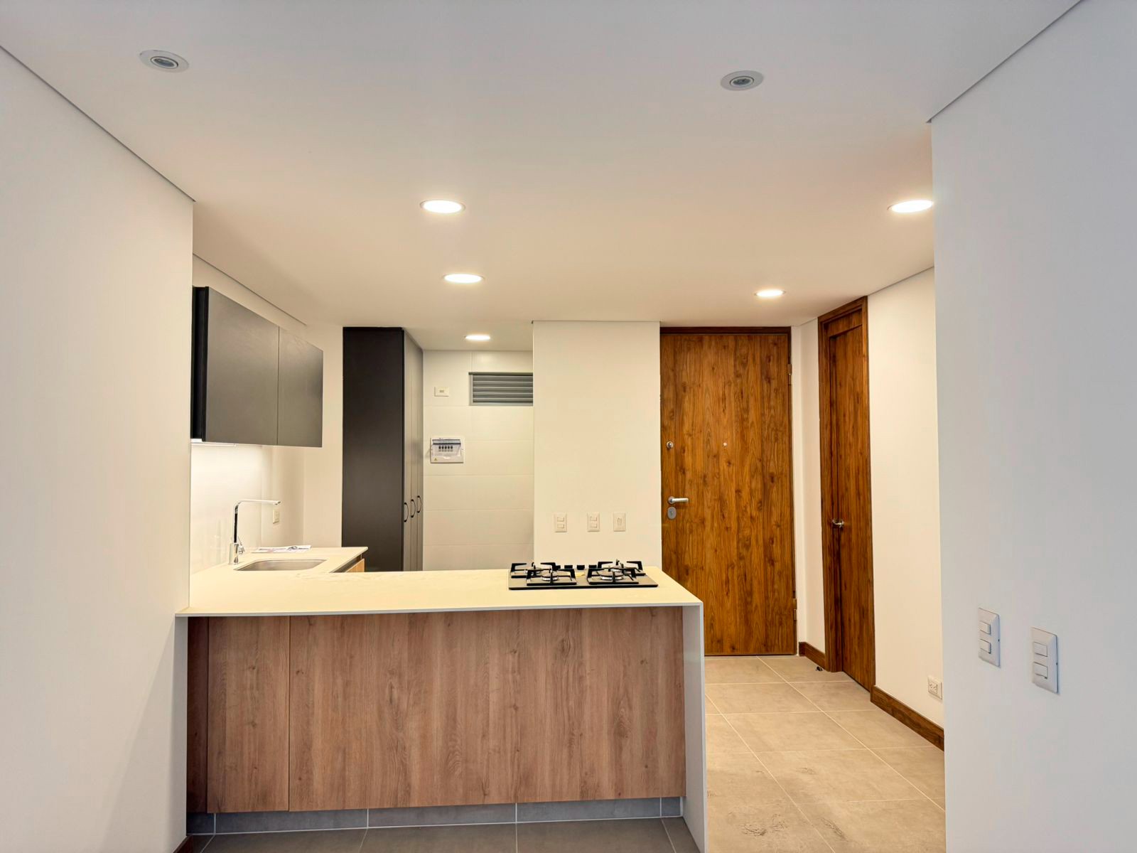 Apartamento en arriendo en El Poblado, Medellín · foto 5 de 13