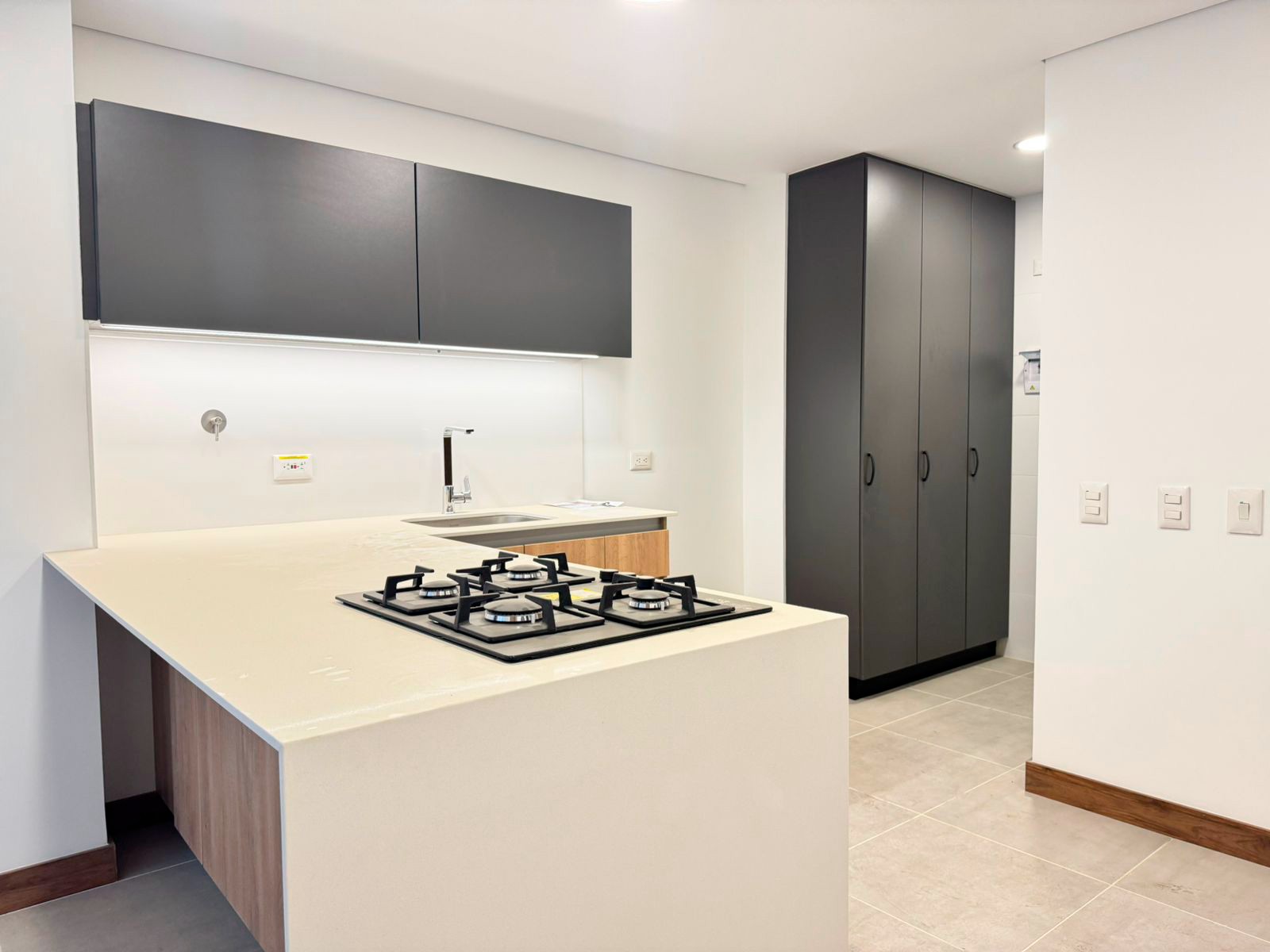 Apartamento en arriendo en El Poblado, Medellín · foto 7 de 13