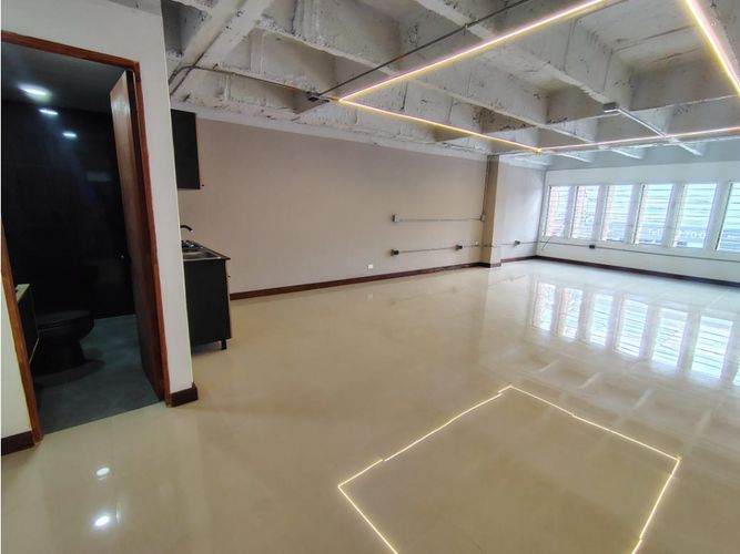 Oficina en arriendo en La Candelaria, Medellín, 62 m² · foto 7 de 8