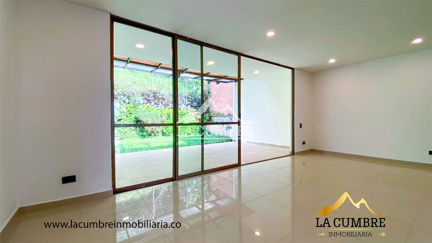 Casa de 3 alcobas en arriendo en San Lucas, Medellín, 190 m² · foto 2 de 16