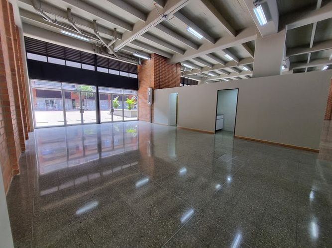 Local en arriendo en Shellmar, Medellín, 580 m² · foto 3 de 24
