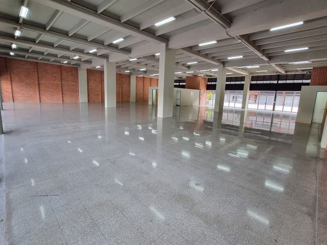 Local en arriendo en Shellmar, Medellín, 580 m² · foto 7 de 24