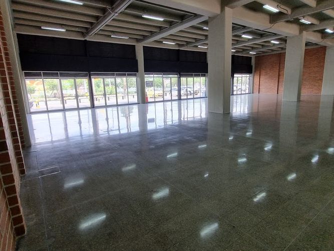 Local en arriendo en Shellmar, Medellín, 580 m² · foto 8 de 24