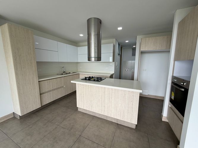Apartamento de 4 alcobas en venta en Cristales, Cali, 122 m² · foto 7 de 20