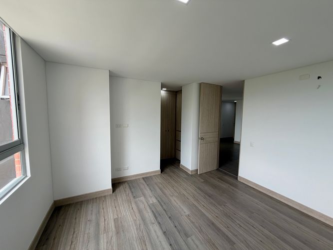 Apartamento de 4 alcobas en venta en Cristales, Cali, 122 m² · foto 9 de 20