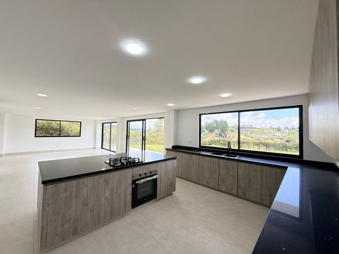 Casa de 4 alcobas en venta en El Carmen De Viboral, El Carmen de Viboral, 400 m² · foto 3 de 24