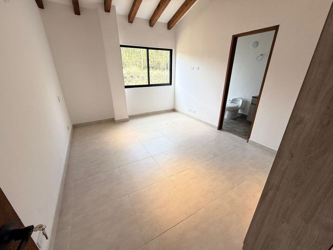 Casa de 4 alcobas en venta en El Carmen De Viboral, El Carmen de Viboral, 400 m² · foto 5 de 24