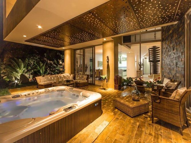Casa de 5 alcobas en venta en El Tesoro, Medellín, 738 m² · foto 10 de 13